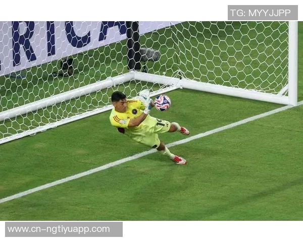 迈阿密国际首失一球门将失误送点苏里奇稳健罚入扳平比分