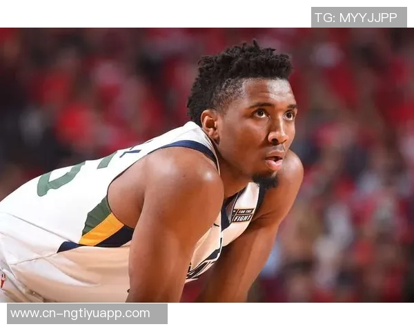 米切尔意外受伤被搀扶离场队内得分王身份岌岌可危